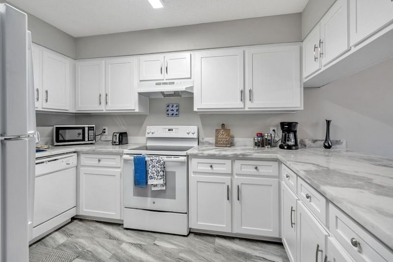 Furnished Finder property 403740_1 photo 2