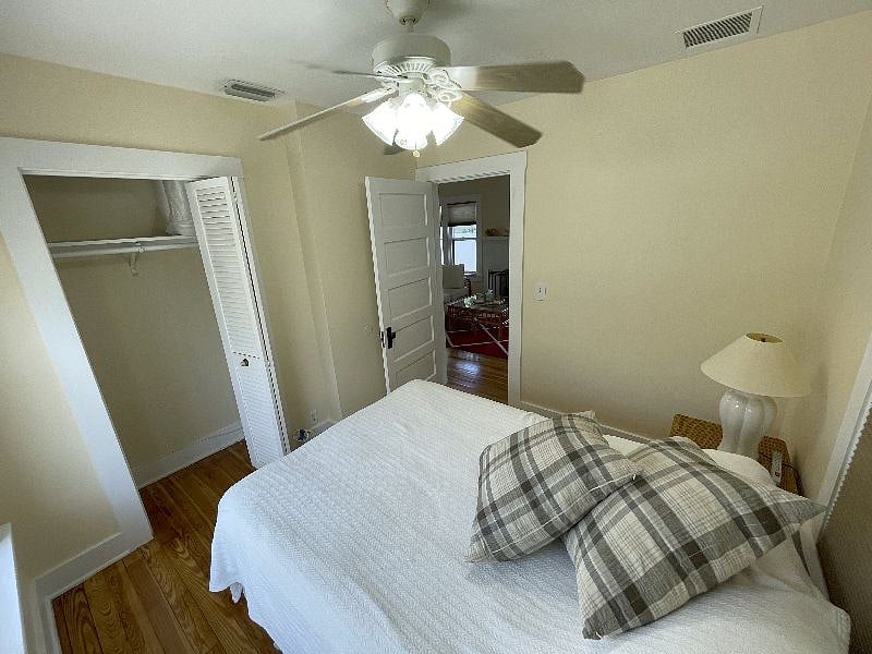 2nd Bedroom with new mattress, pillows & linens