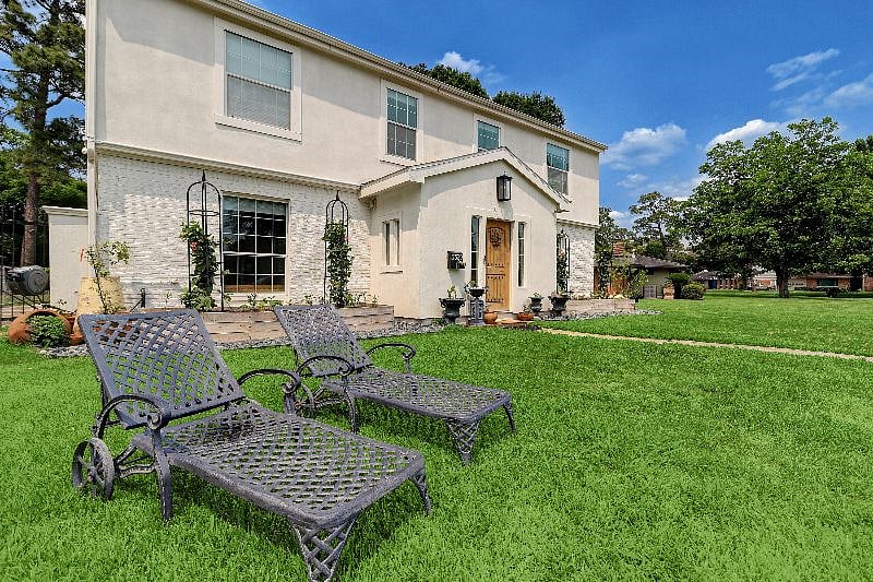 Furnished Finder property 403837_1 photo 2