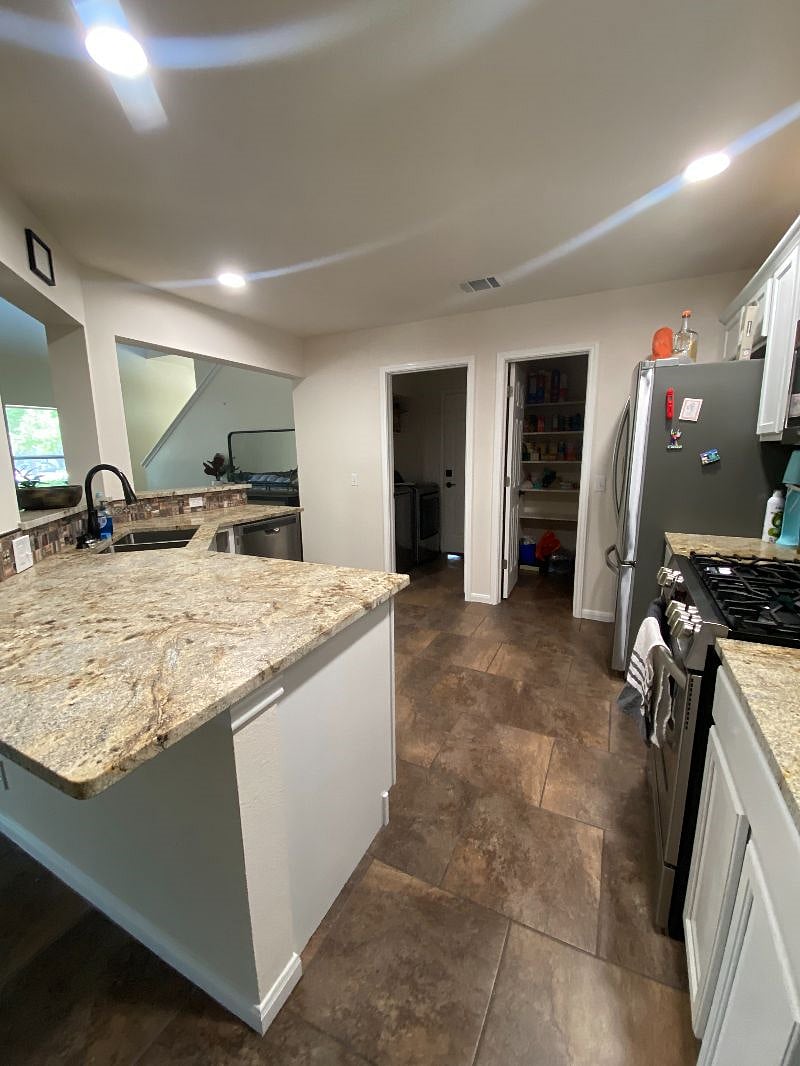 Furnished Finder property 403849_1 photo 6