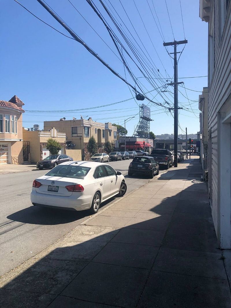 Street parking available. Steps to merchant corridor, bus stops, convenience stores, etc. 