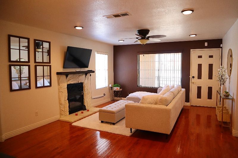 Furnished Finder property 403917_1 photo 3
