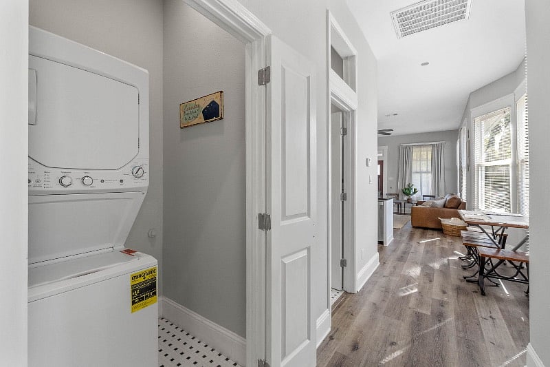 Furnished Finder property 403931_1 photo 16