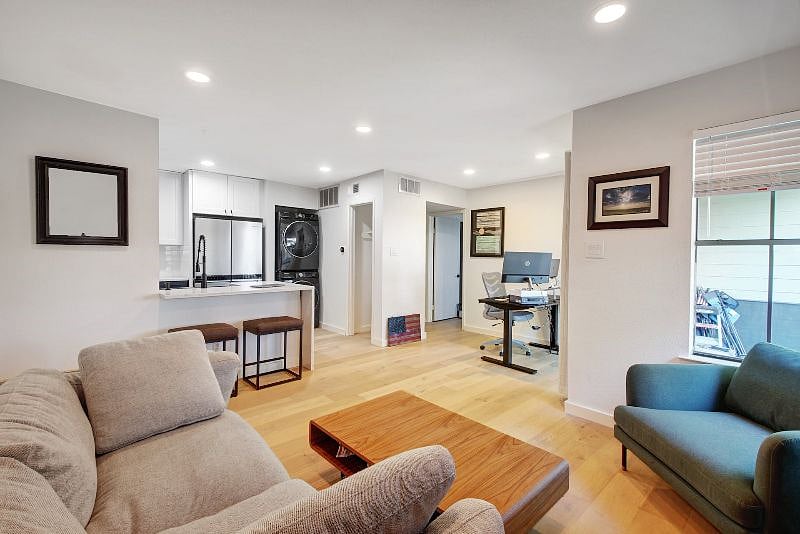 Furnished Finder property 403937_1 photo 5
