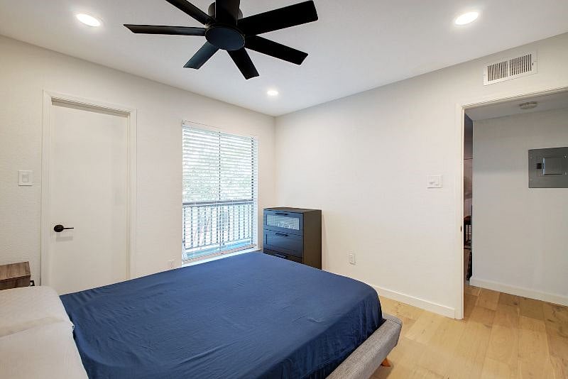 Furnished Finder property 403937_1 photo 17