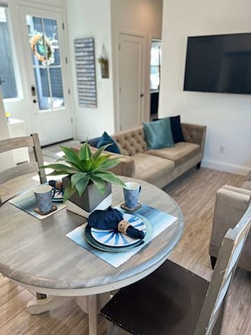 Furnished Finder property 403973_1 photo 7