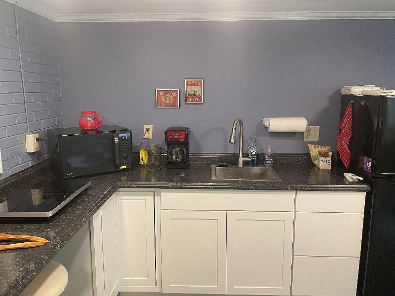 Furnished Finder property 403999_1 photo 3