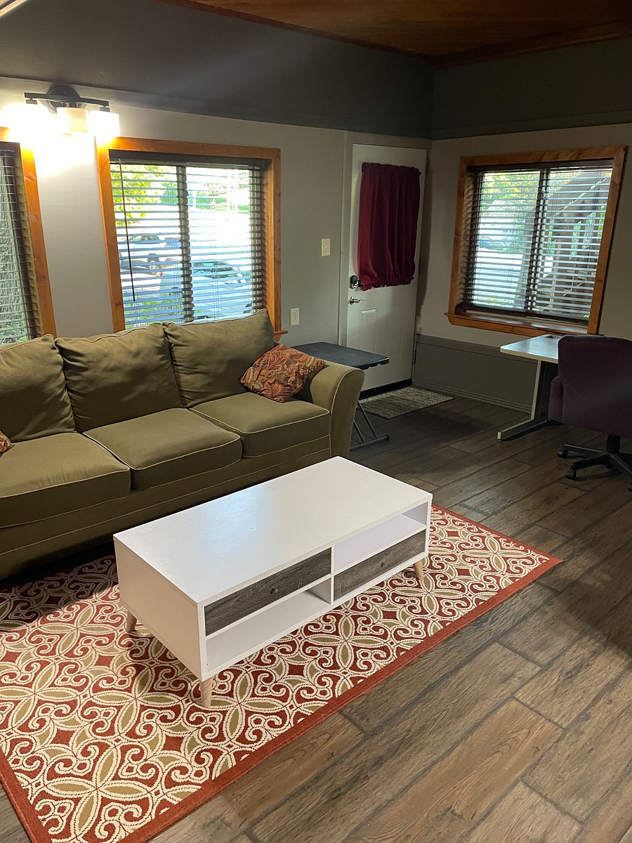 Furnished Finder property 404000_1 photo 6