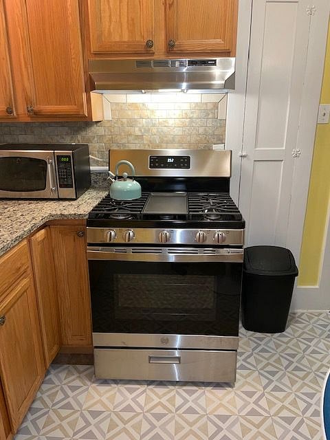 Furnished Finder property 404026_1 photo 13