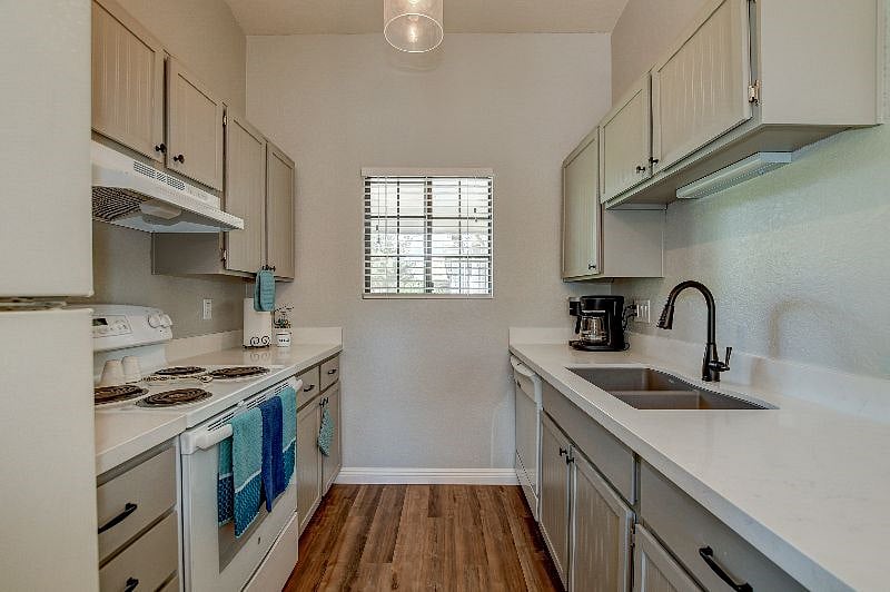 Furnished Finder property 404039_1 photo 8
