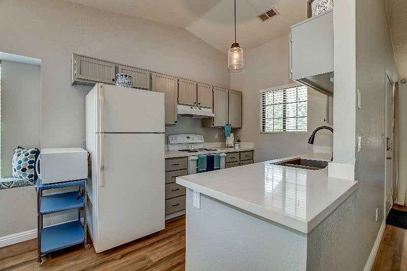Furnished Finder property 404039_1 photo 9