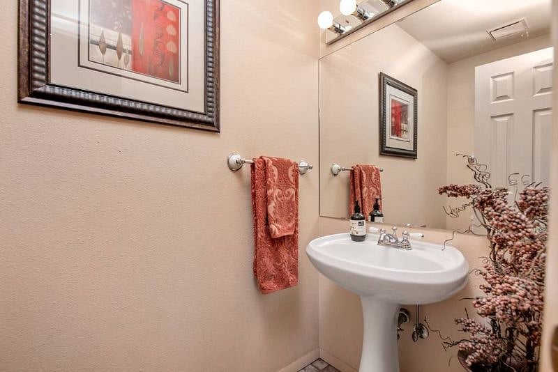 Furnished Finder property 404053_1 photo 9