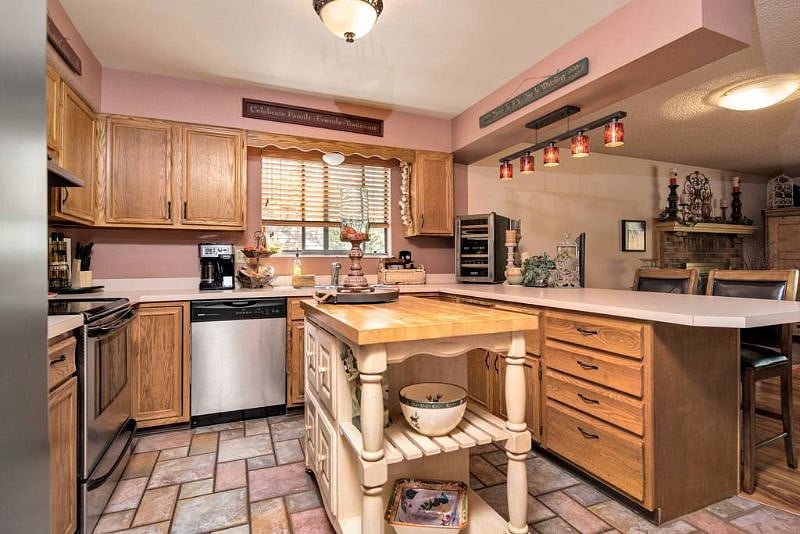 Furnished Finder property 404053_1 photo 4