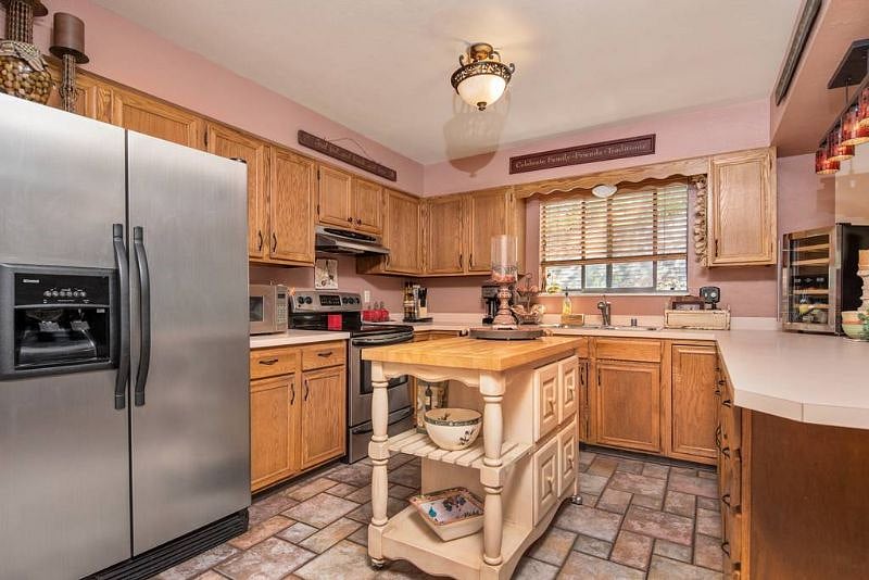 Furnished Finder property 404053_1 photo 5