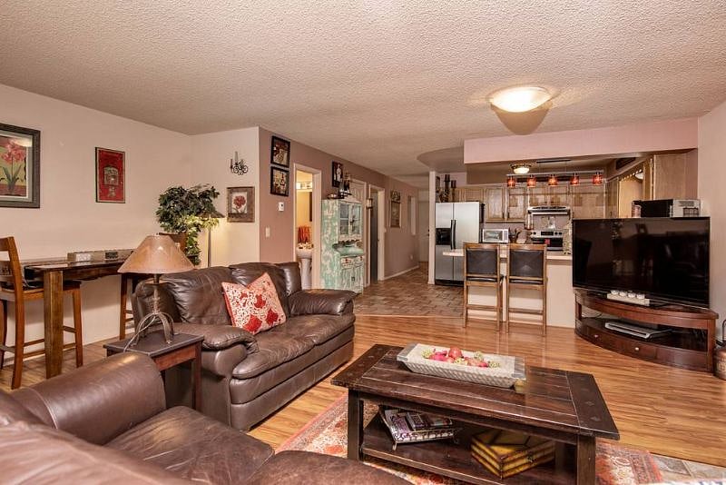 Furnished Finder property 404053_1 photo 10
