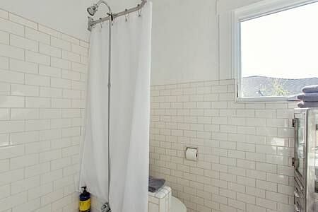 Furnished Finder property 404096_1 photo 25