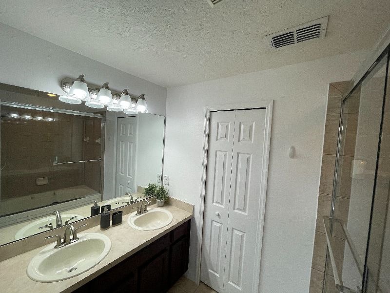 Furnished Finder property 404115_1 photo 10