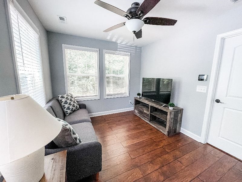Furnished Finder property 404170_1 photo 3