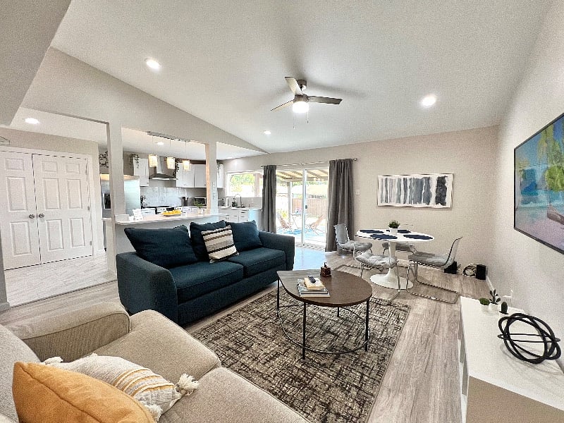 Furnished Finder property 404252_1 photo 1