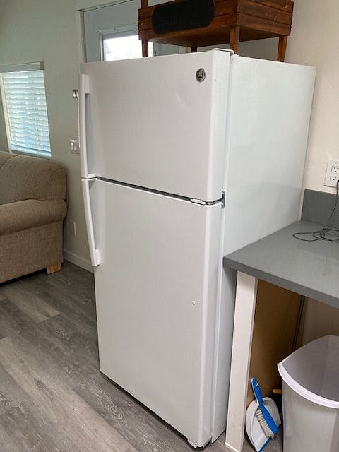 Full refrigerator/freezer