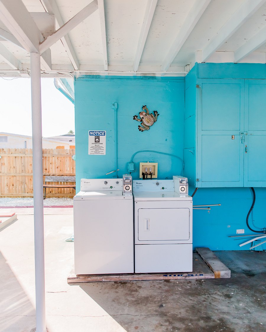 laundry area coin-op washer/dryer.