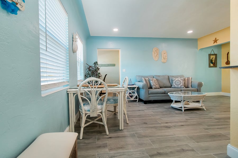 dining/living room area
