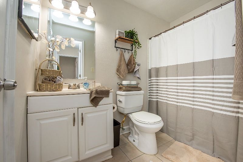 Furnished Finder property 404327_1 photo 25