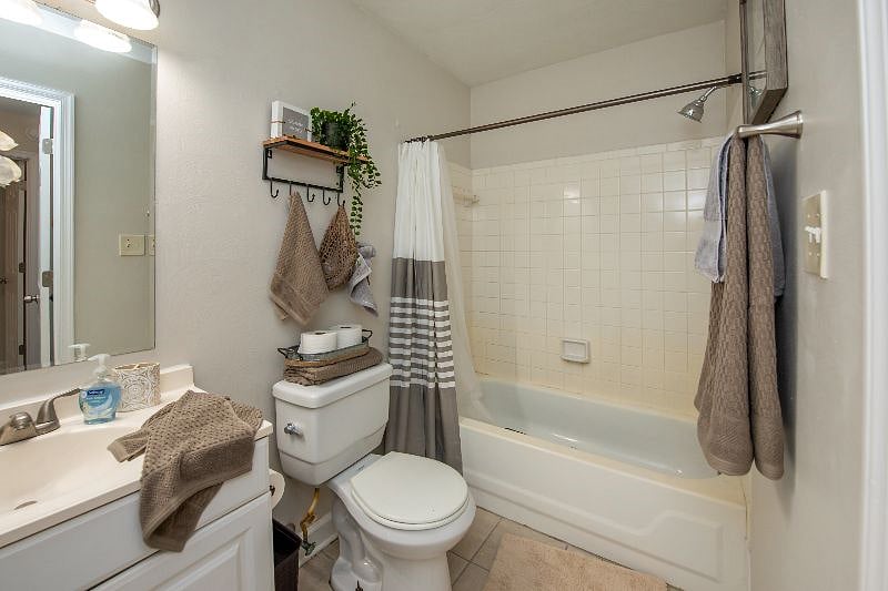 Furnished Finder property 404327_1 photo 32