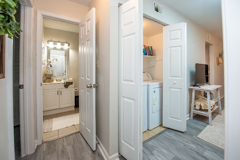 Furnished Finder property 404327_1 photo 46
