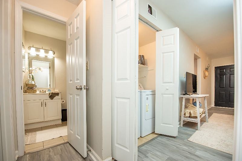 Furnished Finder property 404327_1 photo 47