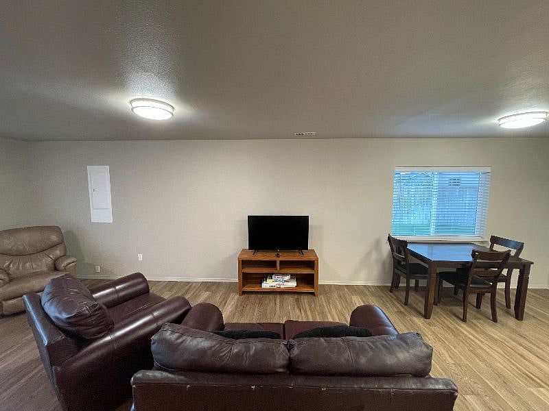 Furnished Finder property 404409_1 photo 5