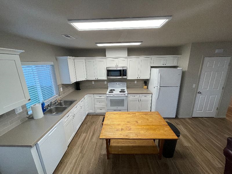 Furnished Finder property 404409_1 photo 3