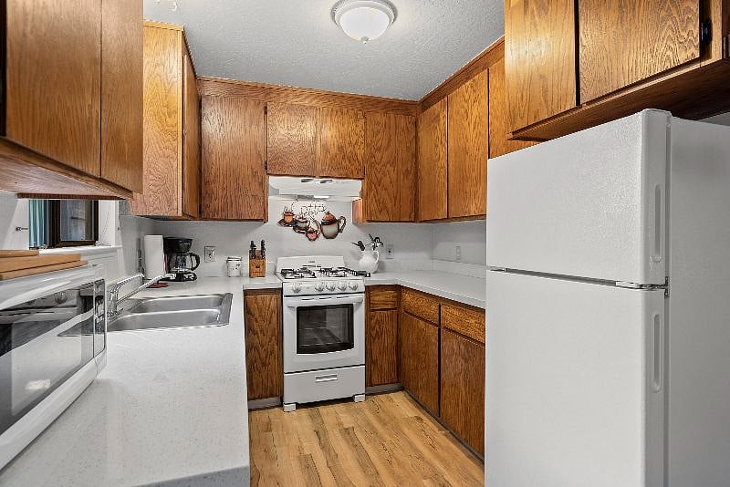 Furnished Finder property 404410_1 photo 6