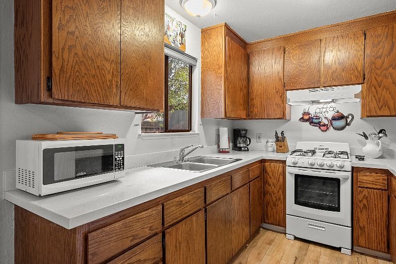 Furnished Finder property 404410_1 photo 7