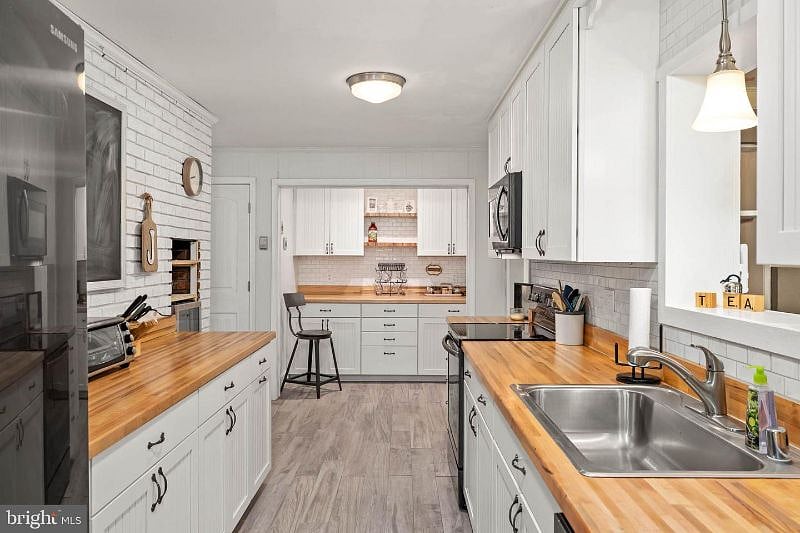 Furnished Finder property 404419_1 photo 29