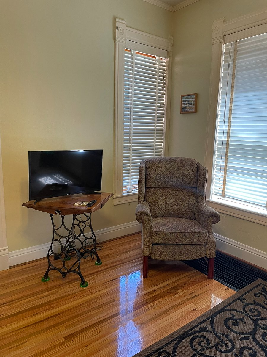 Furnished Finder property 404426_1 photo 18