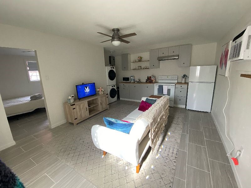 Furnished Finder property 404476_1 photo 3