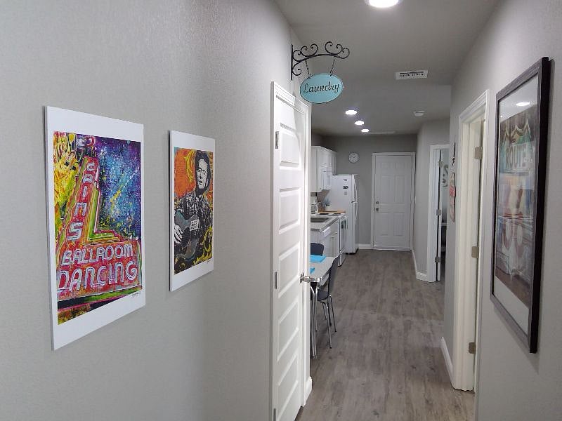 Furnished Finder property 404481_1 photo 5