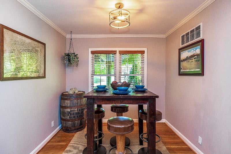 Furnished Finder property 404500_1 photo 3