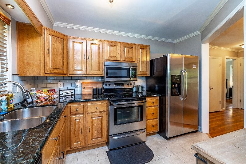 Furnished Finder property 404500_1 photo 5