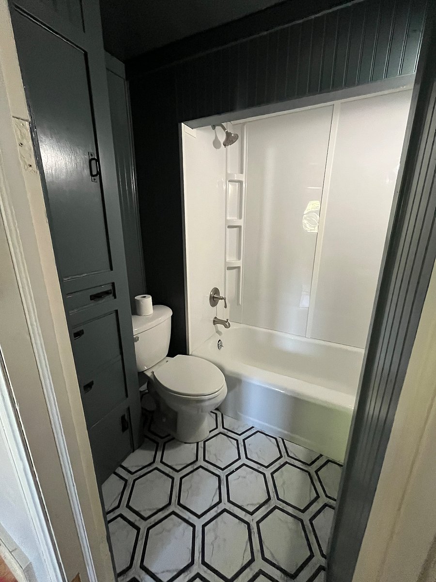 Bathroom with tub