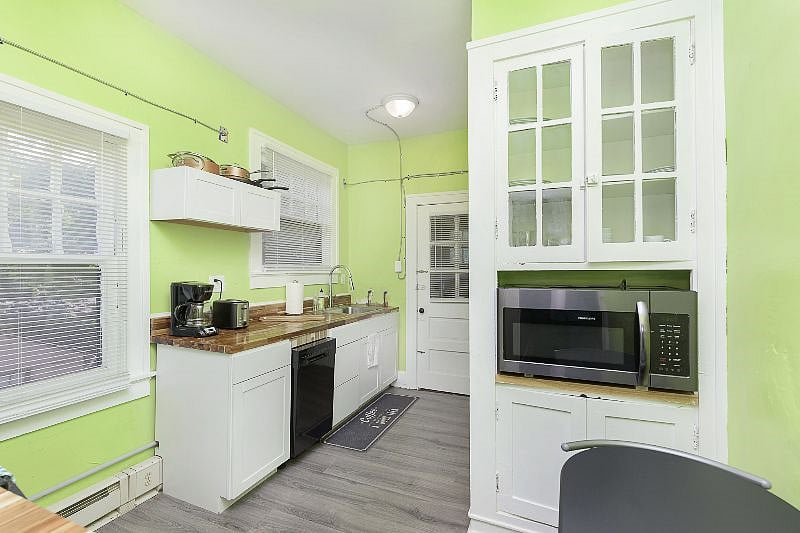 Furnished Finder property 404605_2 photo 16