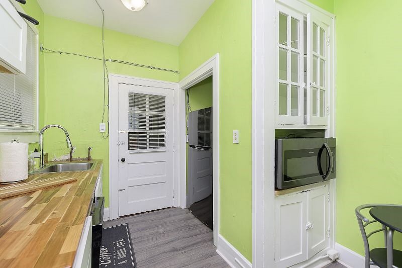 Furnished Finder property 404605_2 photo 17