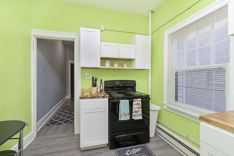 Furnished Finder property 404605_2 photo 18