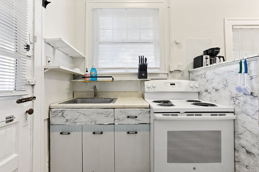 Furnished Finder property 404605_3 photo 17