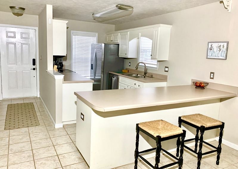 Furnished Finder property 404628_1 photo 3
