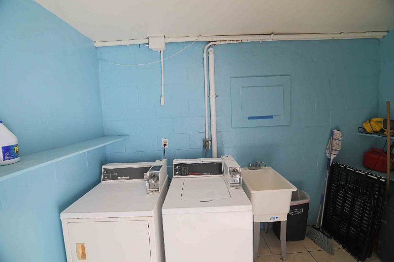 Convenient Coin laundry right downstairs from your unit. 