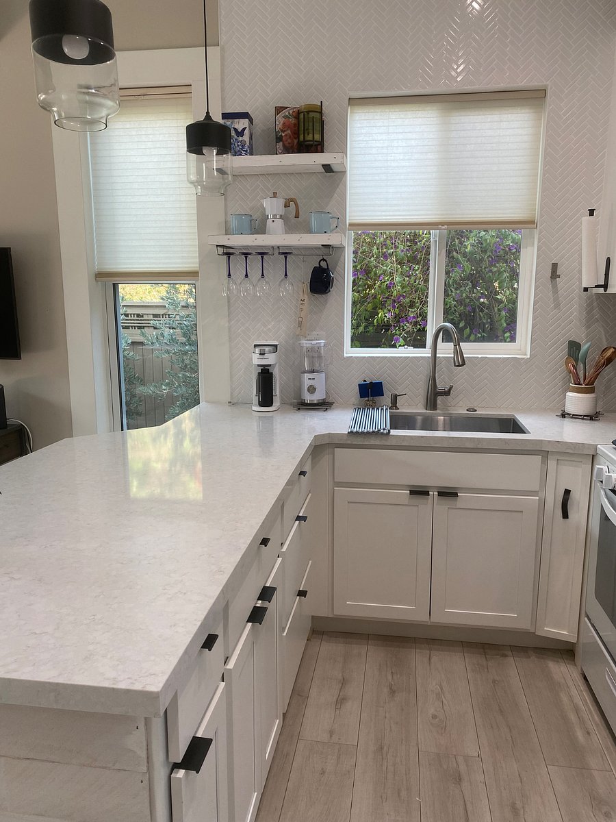 Furnished Finder property 404682_1 photo 3