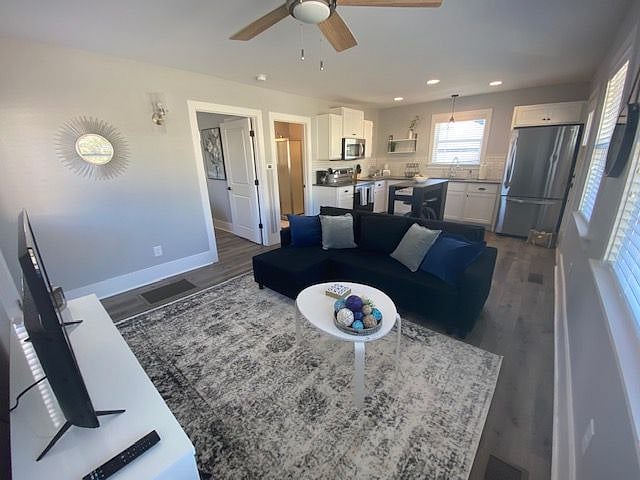 Furnished Finder property 404689_1 photo 6