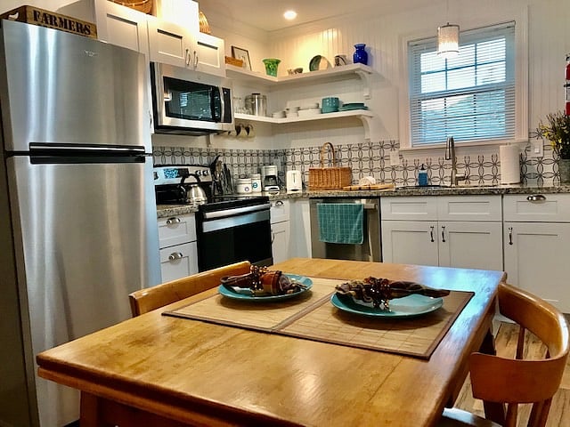 Eat in kitchen 